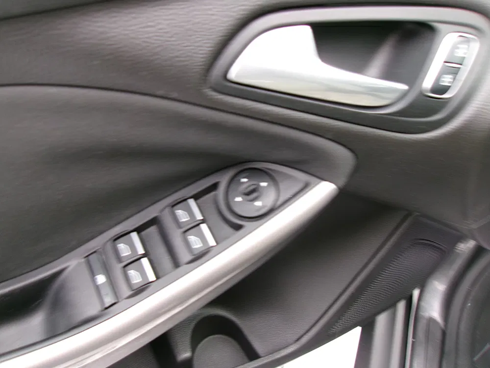
								FORD FOCUS TITANIUM full									
