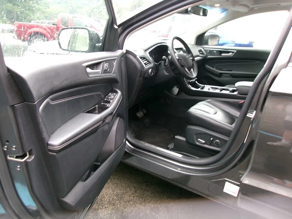 
								FORD EDGE TITANIUM full									