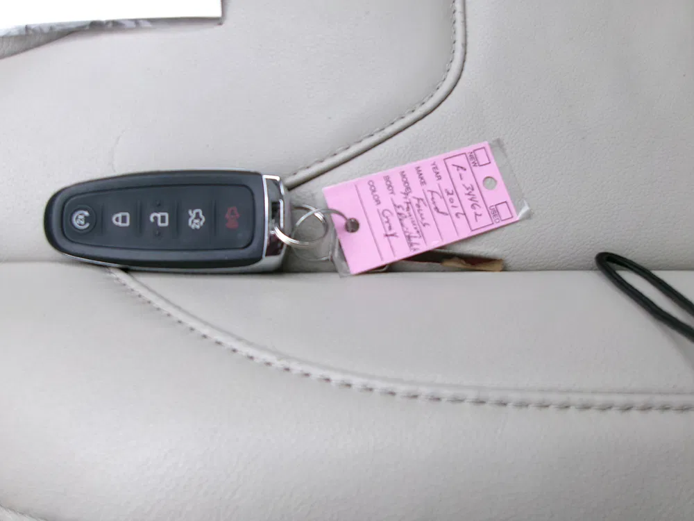 
								FORD FOCUS TITANIUM full									