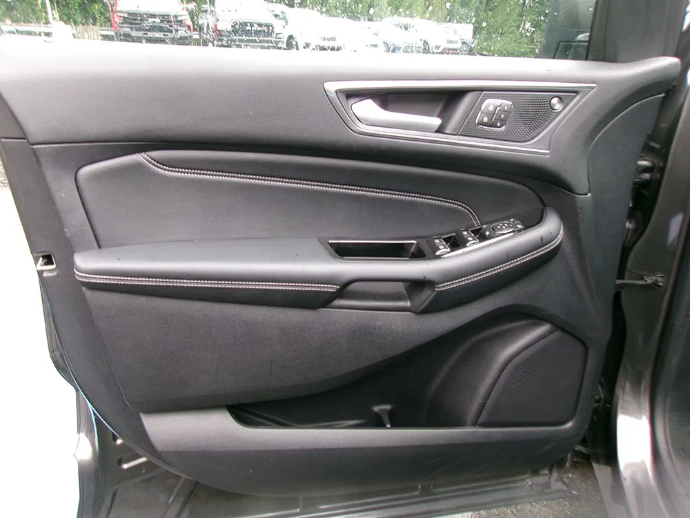 
								FORD EDGE TITANIUM full									