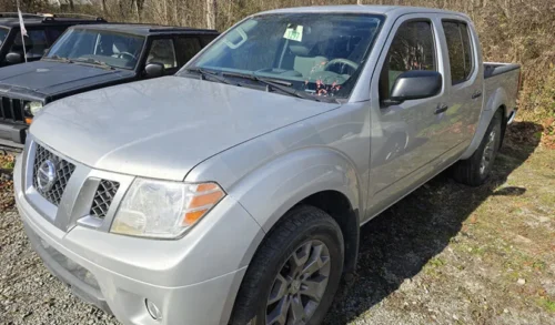 2021 Nissan Frontier SV's photo