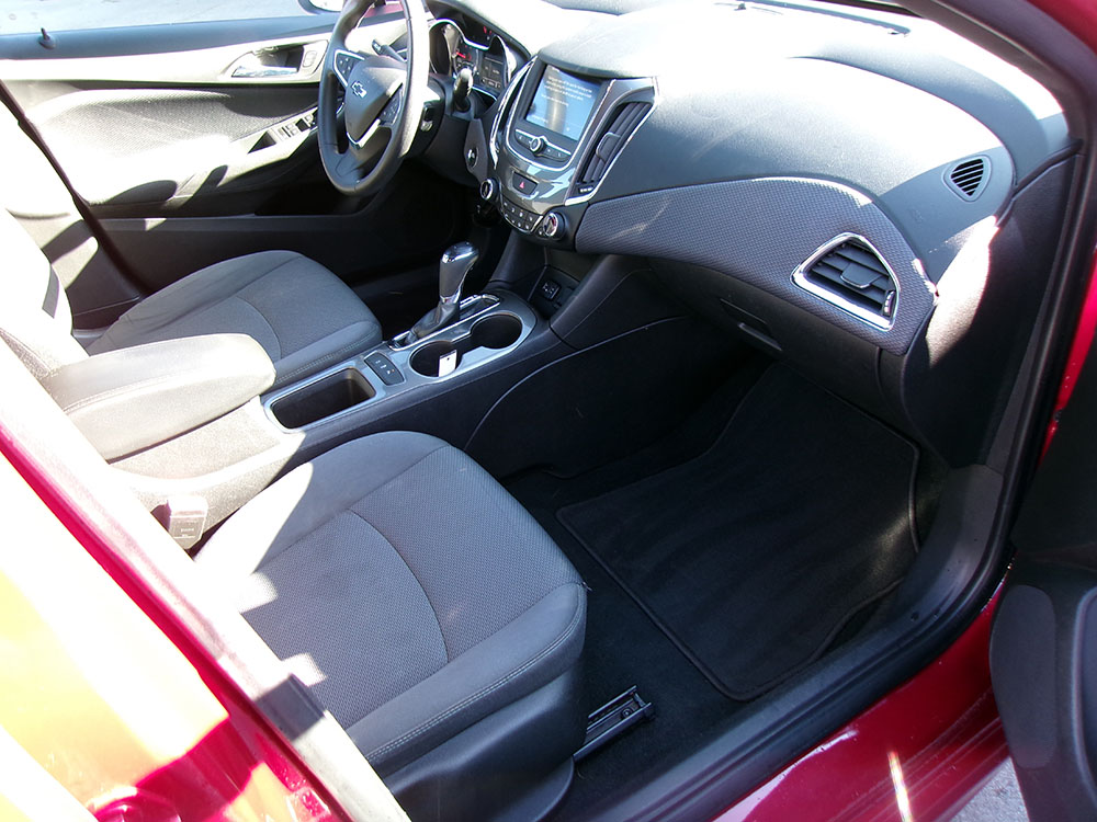 
								CHEVROLET CRUZE LT full									