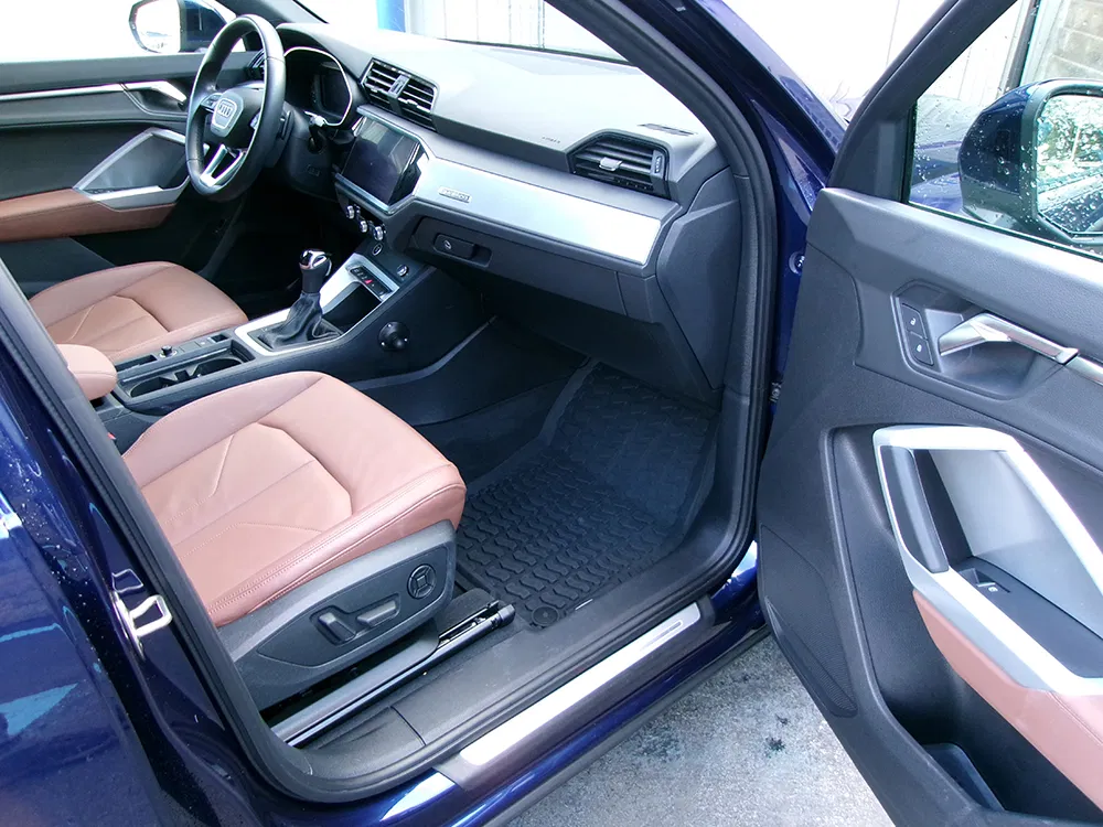 
								AUDI Q3 PREMIUM S-LINE full									