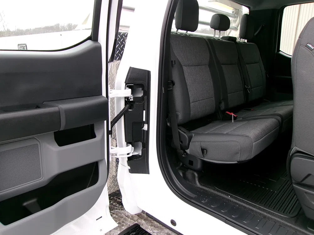 
								FORD F-350 XL SUPERCAB UTILITY BED full									