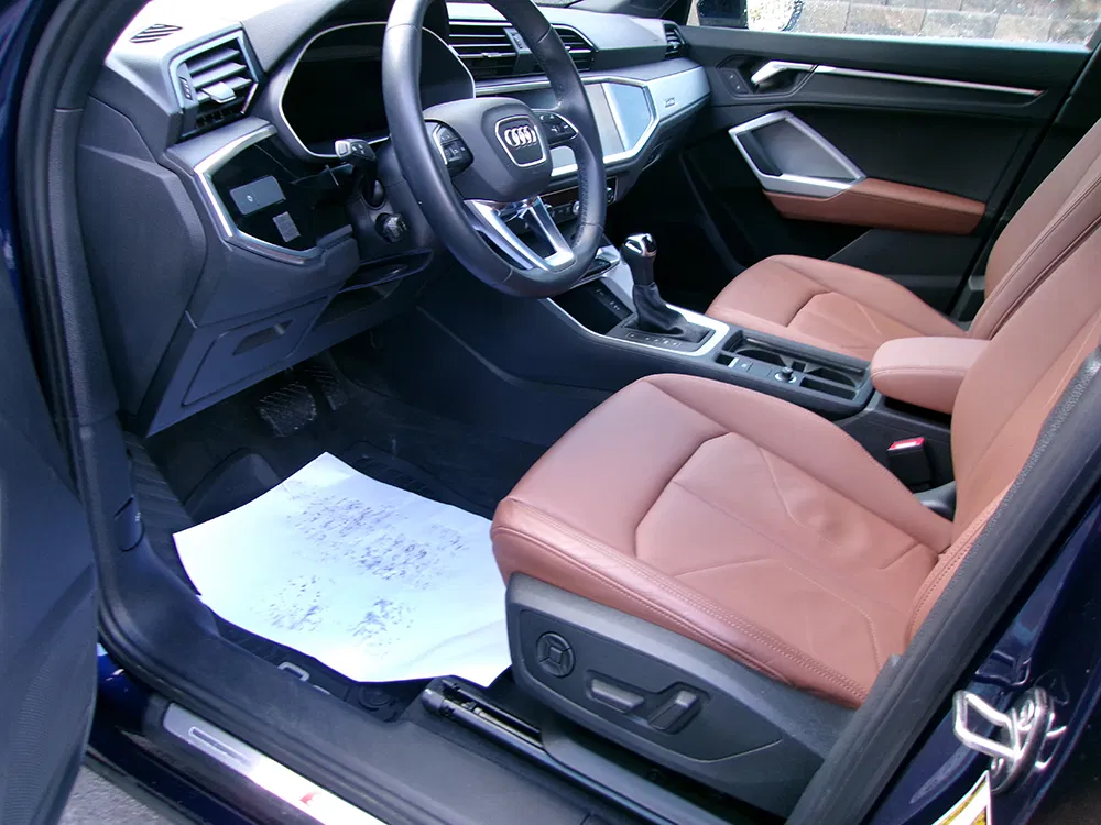 
								AUDI Q3 PREMIUM S-LINE full									