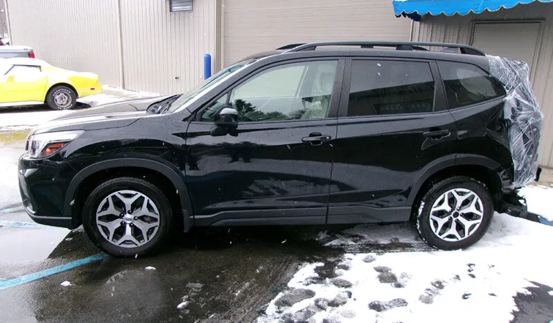 
								SUBARU FORESTER PREMIUM full									