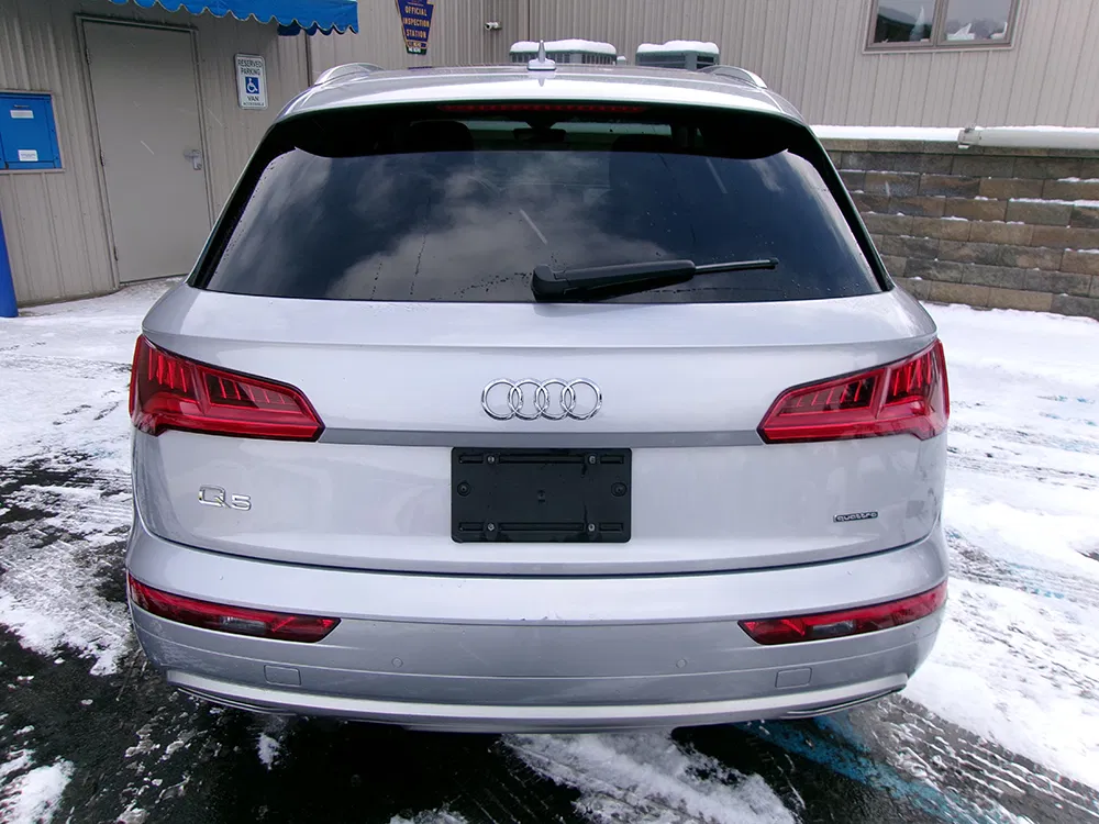 
								AUDI Q5 PREMIUM PLUS full									