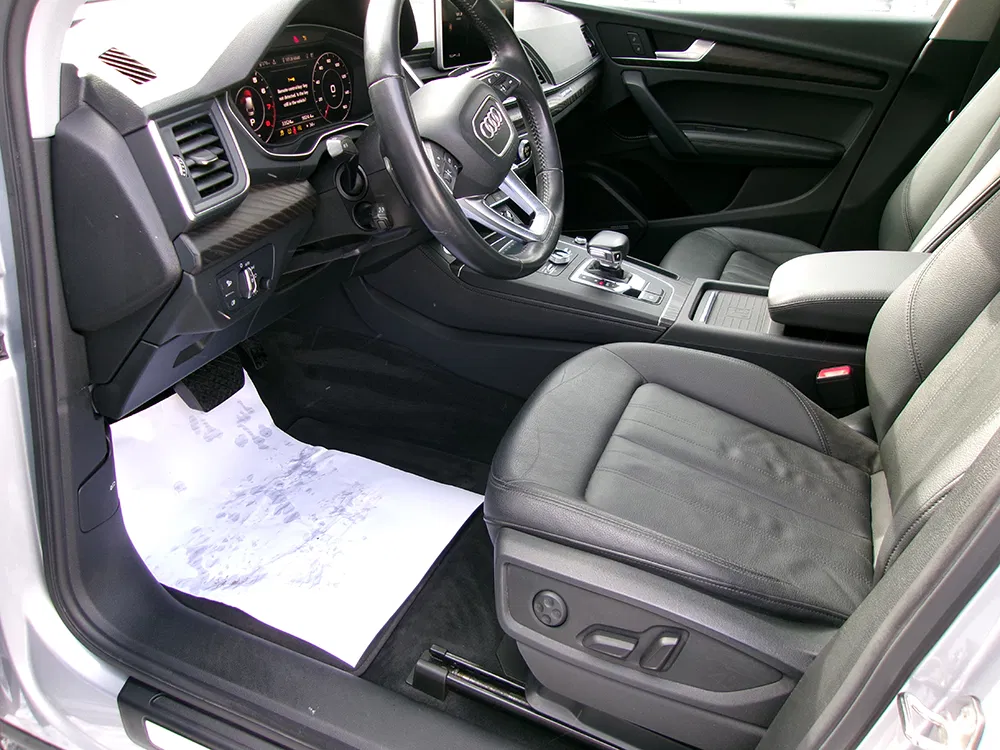
								AUDI Q5 PREMIUM PLUS full									