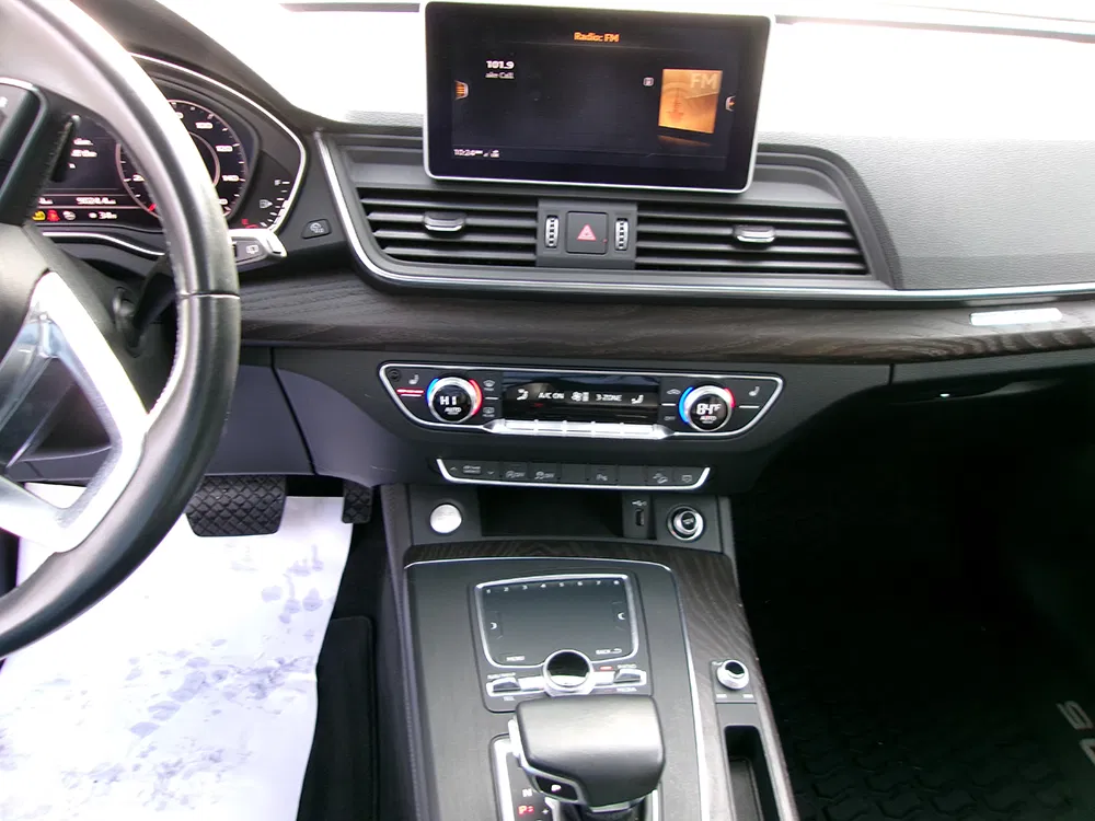 
								AUDI Q5 PREMIUM PLUS full									