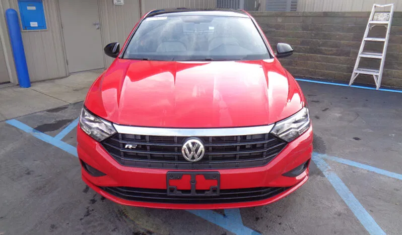 
								VOLKSWAGEN JETTA R-LINE full									
