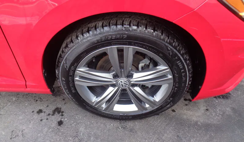 
								VOLKSWAGEN JETTA R-LINE full									