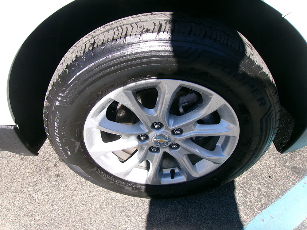 
								CHEVROLET EQUINOX LS full									