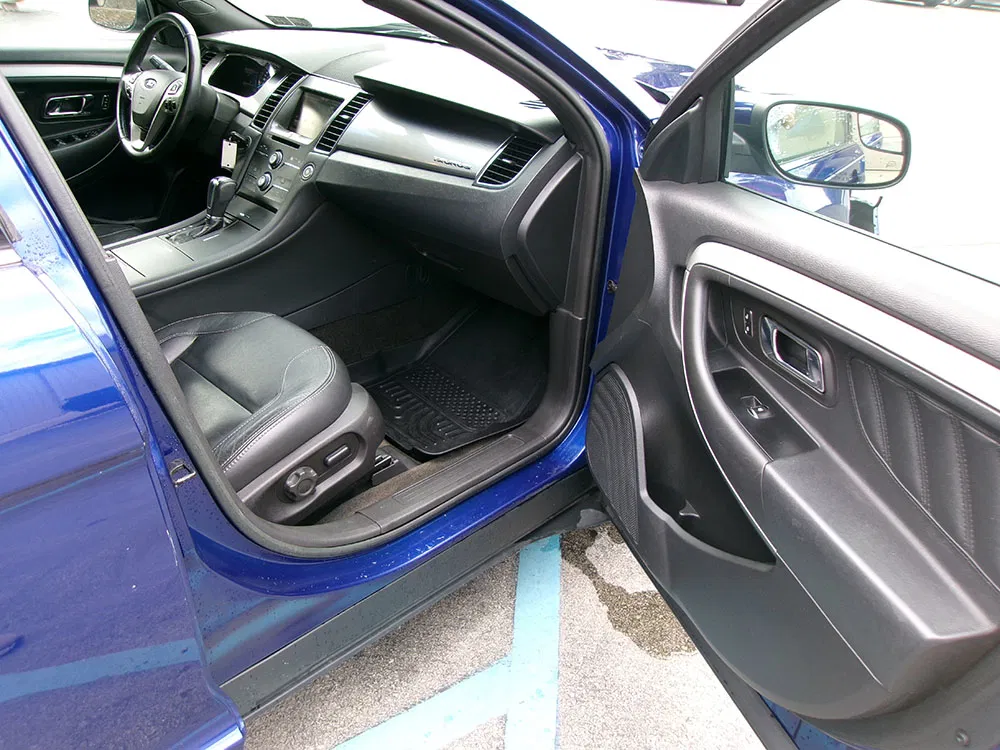 
								FORD TAURUS SEL full									
