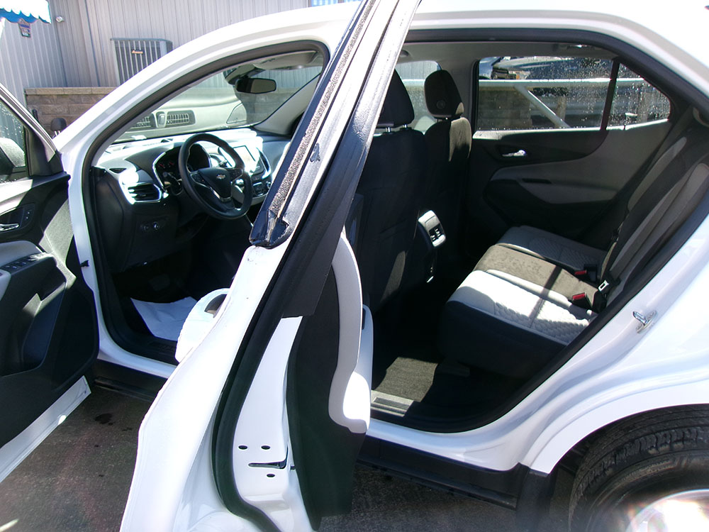 
								CHEVROLET EQUINOX LS full									