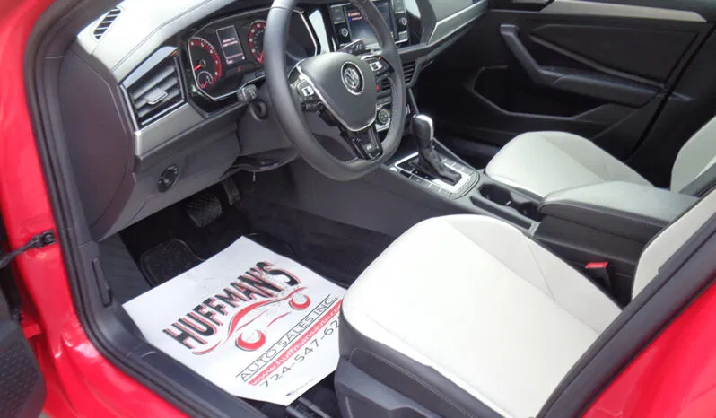 
								VOLKSWAGEN JETTA R-LINE full									