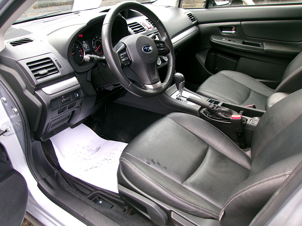 
								SUBARU CROSSTREK LIMITED full									