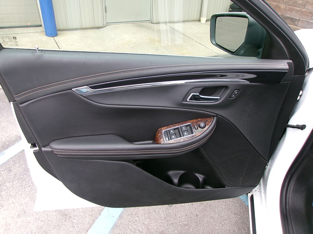 
								CHEVROLET IMPALA LT full									