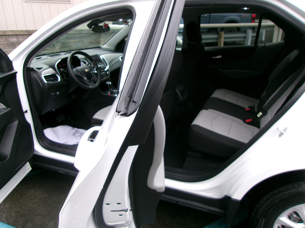 
								CHEVROLET EQUINOX LS full									