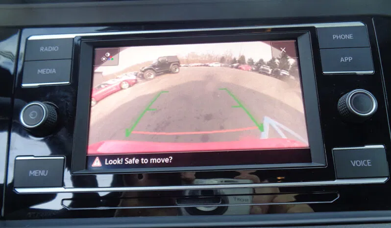 
								VOLKSWAGEN JETTA R-LINE full									