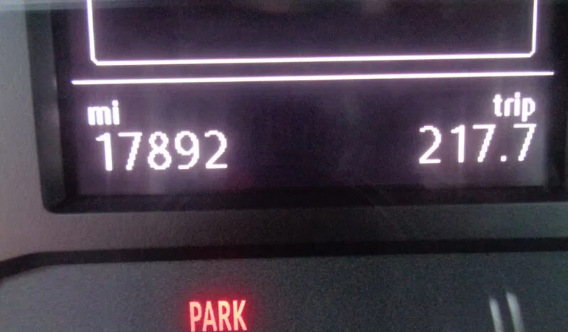 
								VOLKSWAGEN JETTA R-LINE full									