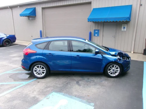 2018 Ford Focus SE's photo