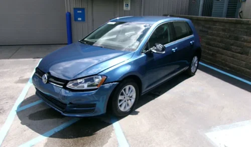 2017 Volkswagen Golf S's photo
