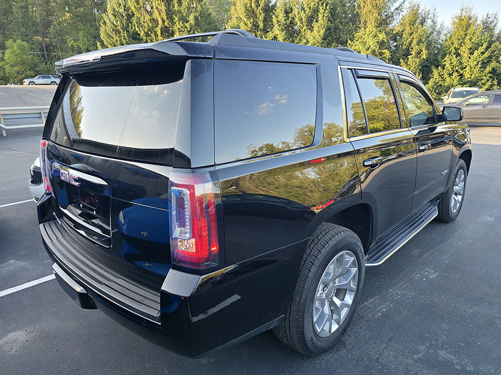 
								GMC YUKON SLT full									