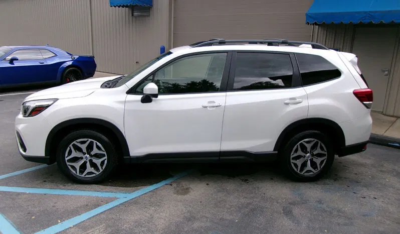 
								SUBARU FORESTER PREMIUM full									