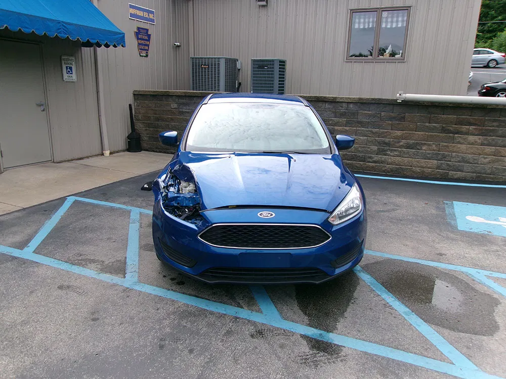 
								FORD FOCUS SE full									