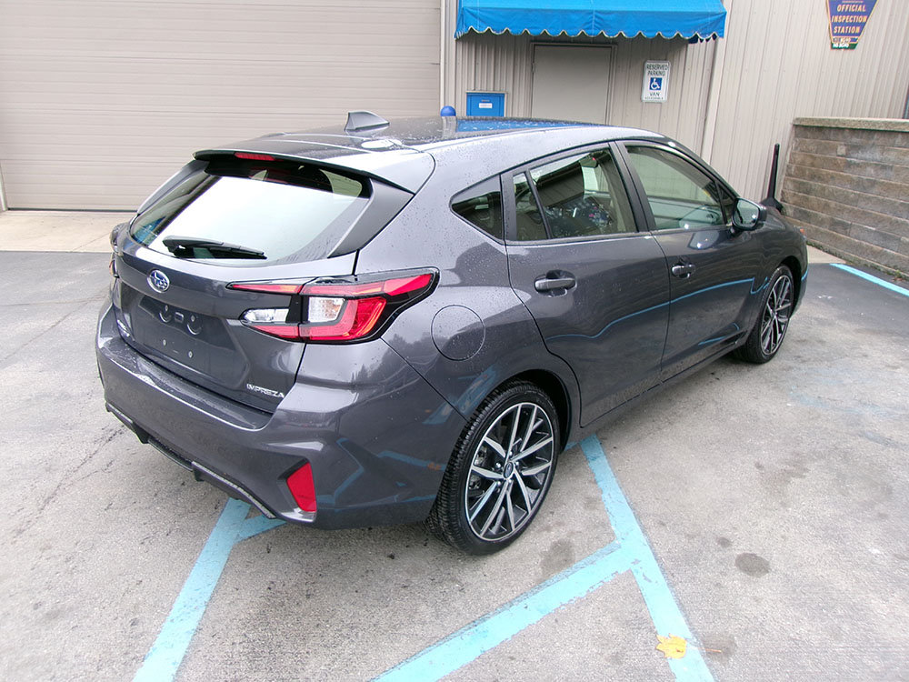 
								SUBARU IMPREZA SPORT full									