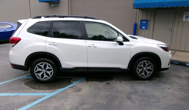 
								SUBARU FORESTER PREMIUM full									