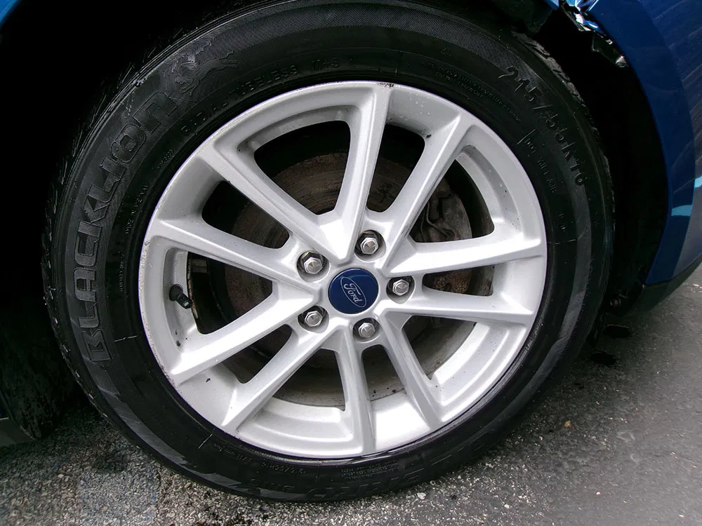 
								FORD FOCUS SE full									