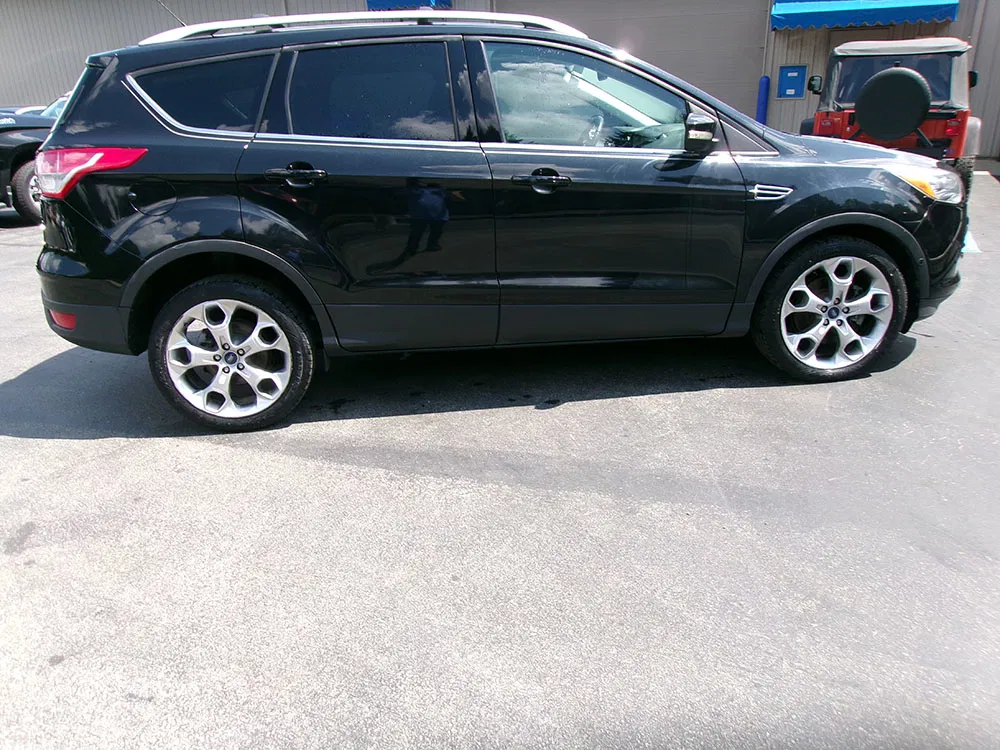
								FORD ESCAPE TITANIUM full									