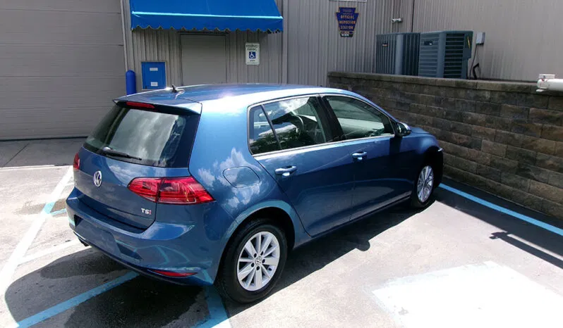 
								VOLKSWAGEN GOLF TSI SE full									