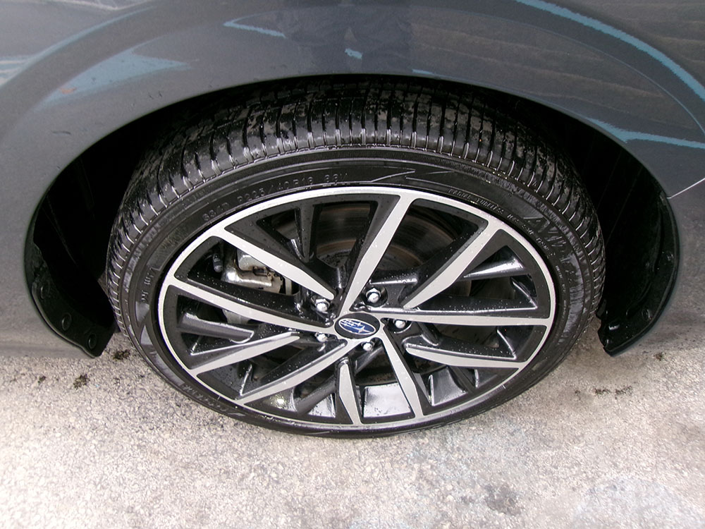 
								SUBARU IMPREZA SPORT full									