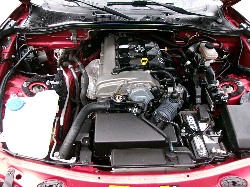 
								MAZDA MX-5 MIATA SPORT full									