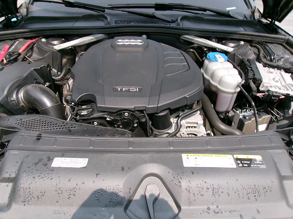 
								AUDI A4 PREMIUM PLUS full									