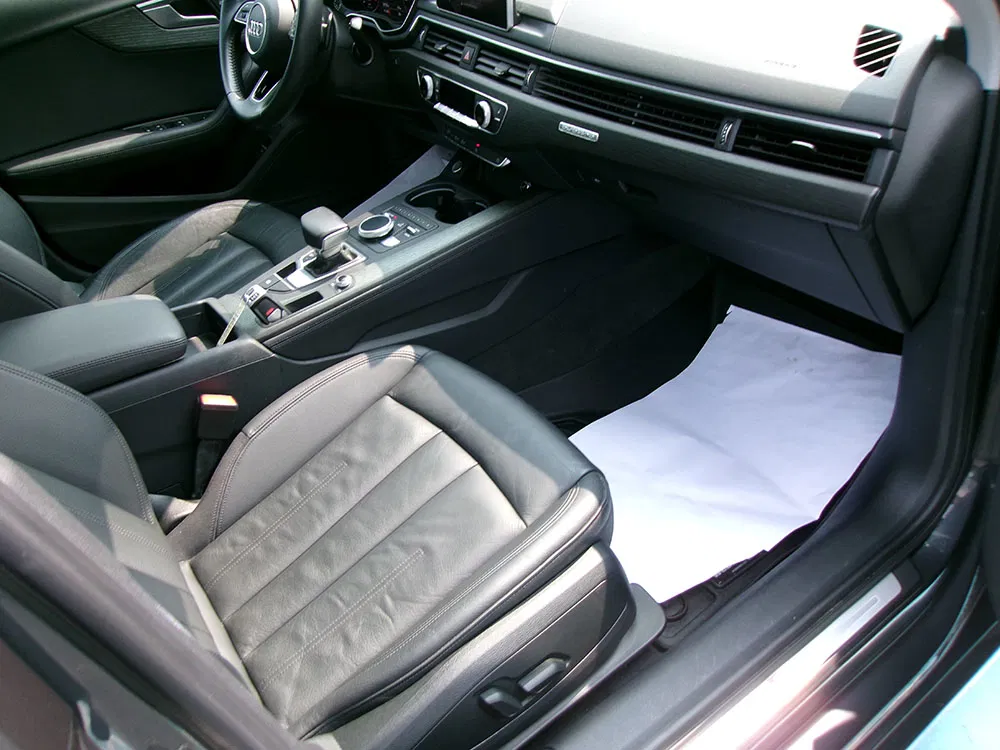 
								AUDI A4 PREMIUM PLUS full									