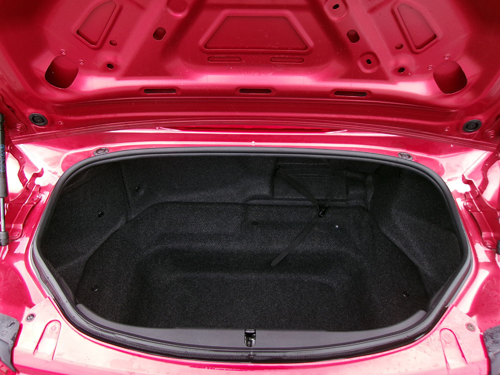 
								MAZDA MX-5 MIATA SPORT full									