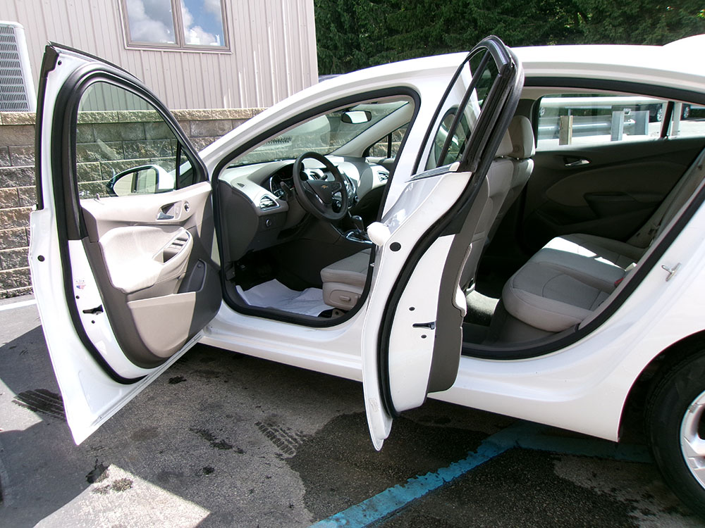 
								CHEVROLET CRUZE LT full									
