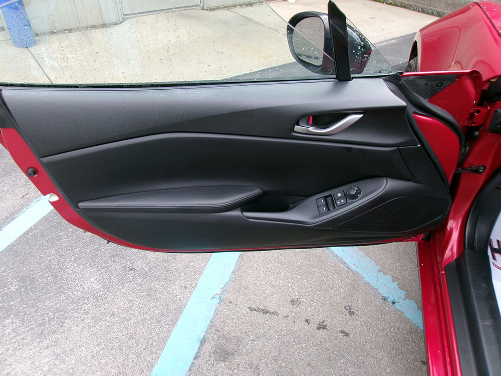 
								MAZDA MX-5 MIATA SPORT full									