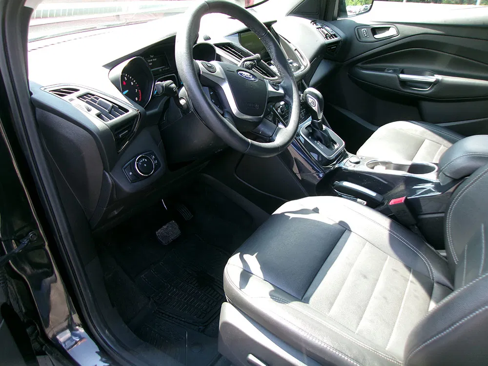 
								FORD ESCAPE TITANIUM full									