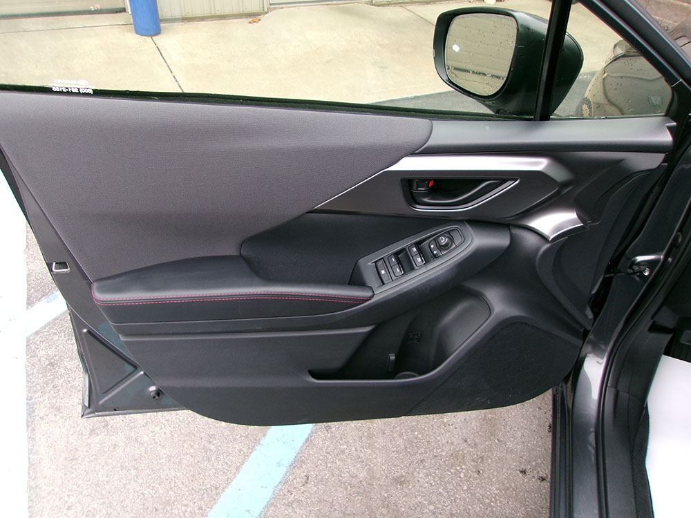 
								SUBARU IMPREZA SPORT full									