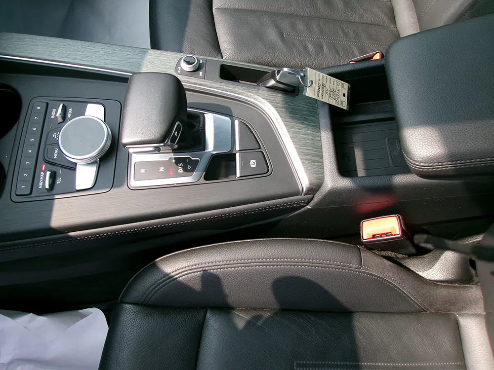 
								AUDI A4 PREMIUM PLUS full									