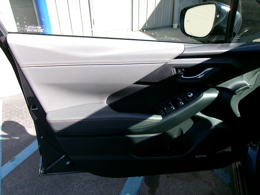 
								SUBARU CROSSTREK LIMITED full									