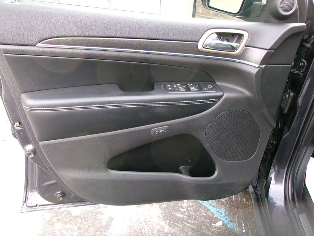 
								JEEP GRAND CHEROKEE LIMITED full									