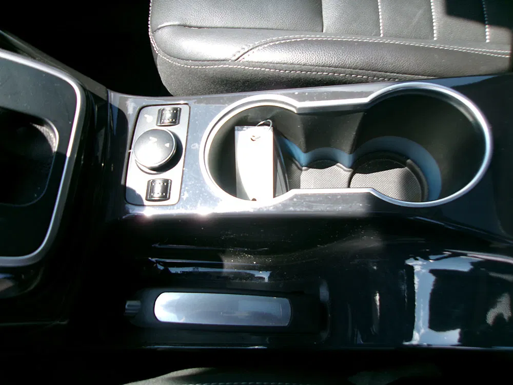 
								FORD ESCAPE TITANIUM full									