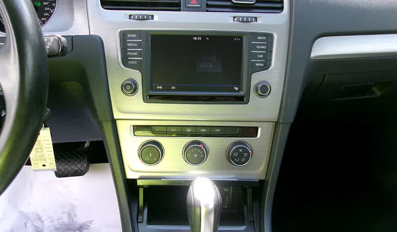 
								VOLKSWAGEN GOLF TSI SE full									