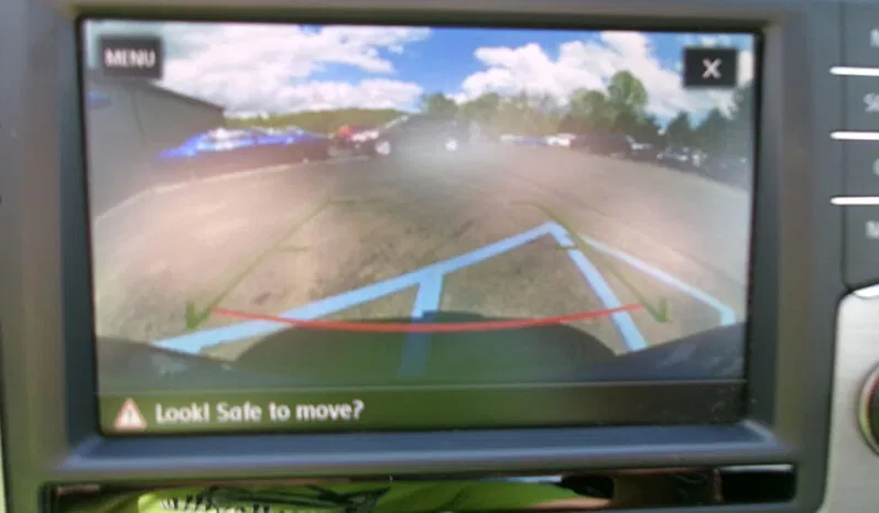 
								VOLKSWAGEN GOLF TSI SE full									