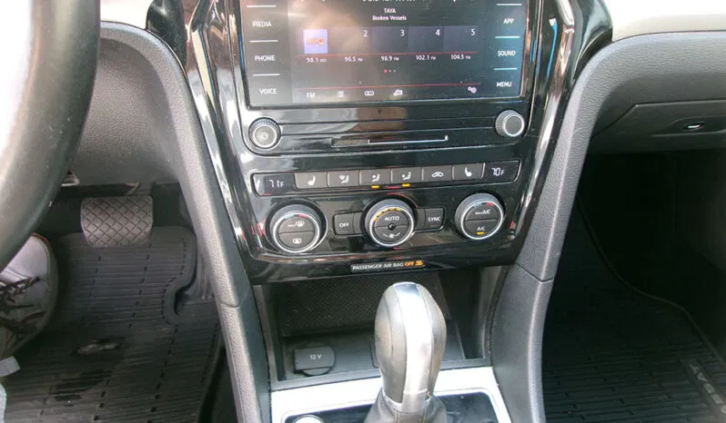 
								VOLKSWAGEN PASSAT SE full									